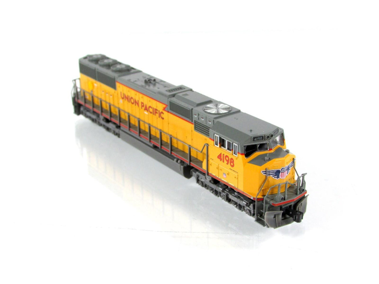 N Scale **UNION PACIFIC** SD70M Locomotive #4198 -Kato 176-7608-LS, DCC LokSound