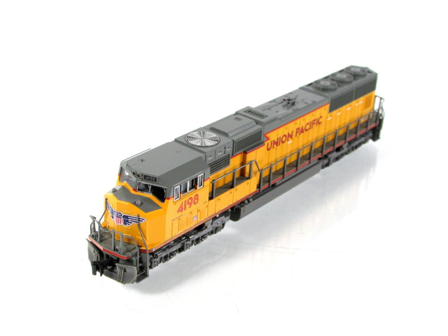 N Scale **UNION PACIFIC** SD70M Locomotive #4198 -Kato 176-7608-LS, DCC LokSound