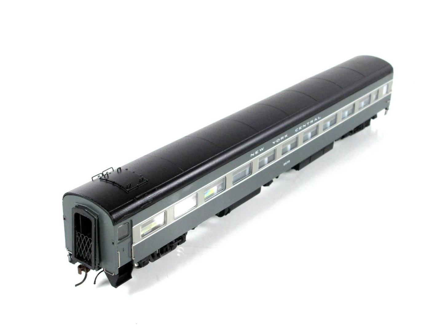 HO Scale ***NEW YORK CENTRAL*** Lightweight Coach #2670 - Rapido 100050, Lighted