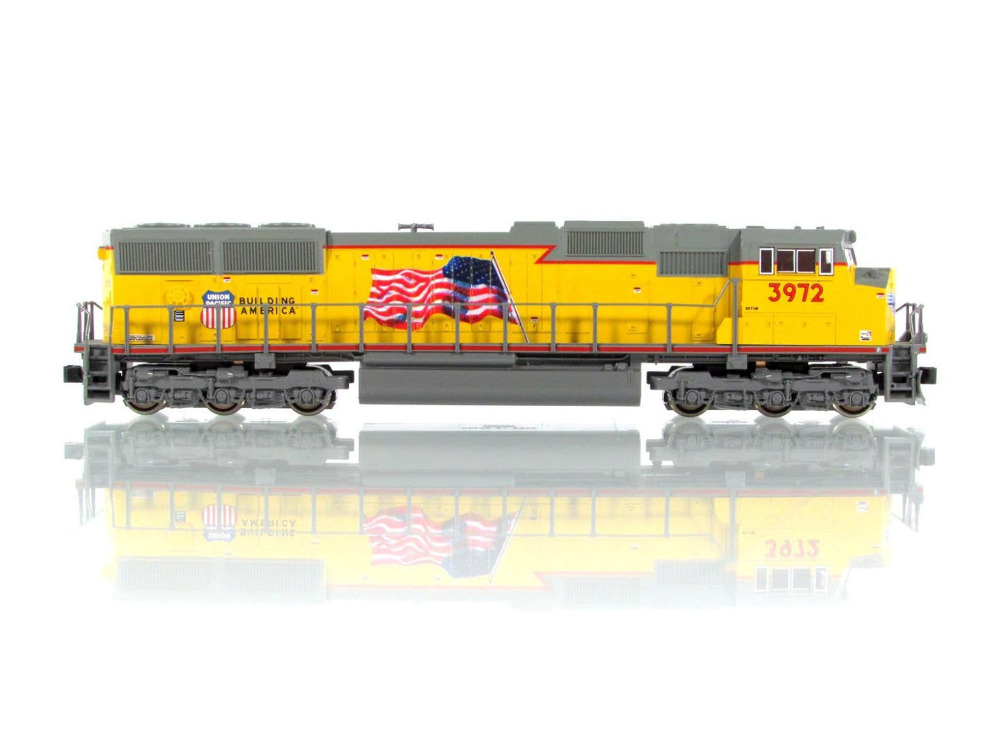 N Scale ***UNION PACIFIC*** SD70M Locomotive, UP 3972 ---- Kato 176-7504, w/ DCC