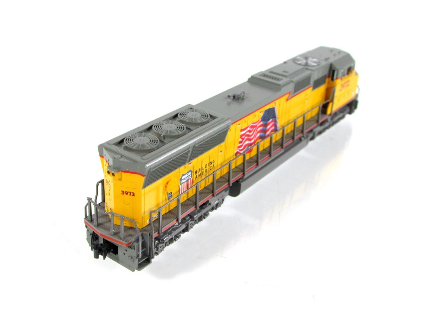 N Scale ***UNION PACIFIC*** SD70M Locomotive, UP 3972 ---- Kato 176-7504, w/ DCC