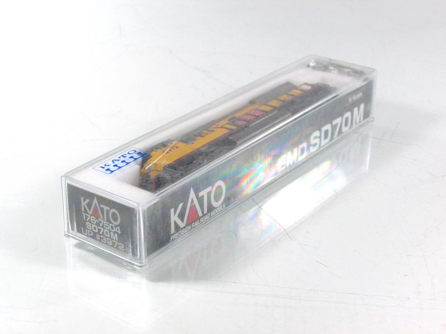 N Scale ***UNION PACIFIC*** SD70M Locomotive, UP 3972 ---- Kato 176-7504, w/ DCC