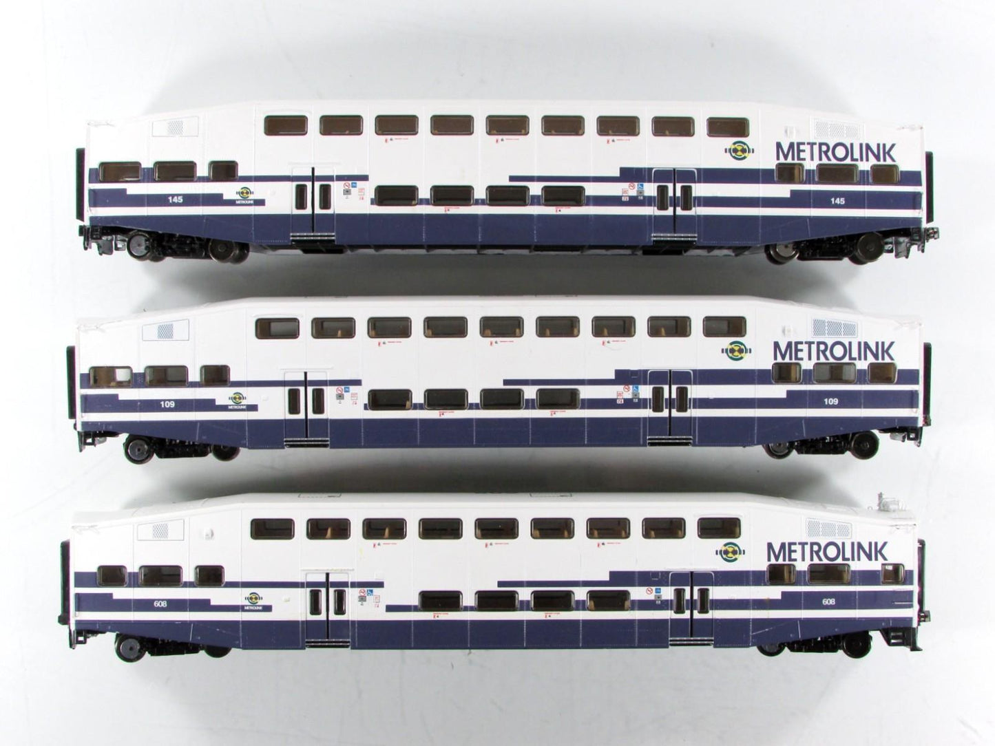 HO Scale ***METROLINK** 10th Anniversary Set, Cars #630, 109, 145 --Athearn 2580