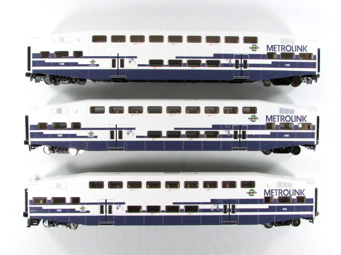 HO Scale ***METROLINK** 10th Anniversary Set, Cars #630, 109, 145 --Athearn 2580
