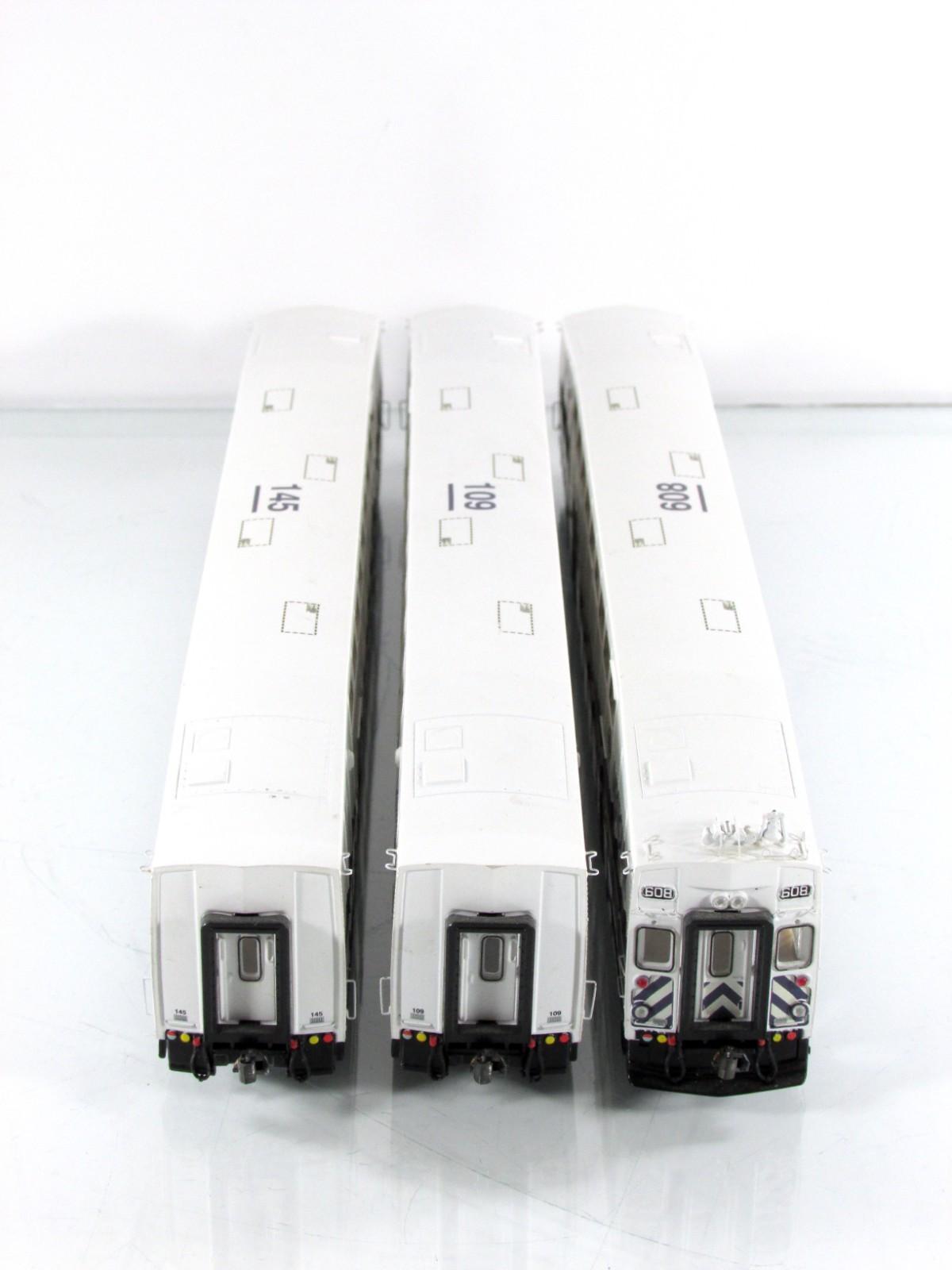 HO Scale ***METROLINK** 10th Anniversary Set, Cars #630, 109, 145 --Athearn 2580