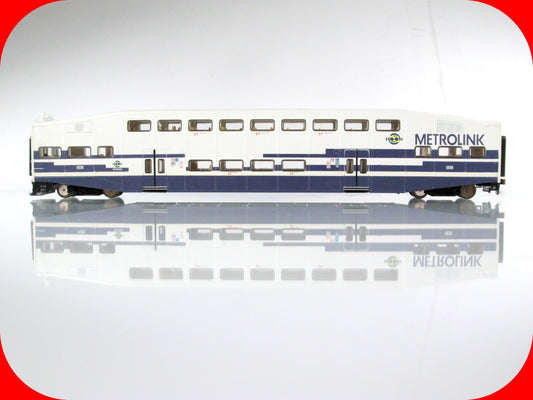 HO Scale ***METROLINK*** Bombardier Commuter Control Car #608 --- Athearn 2540