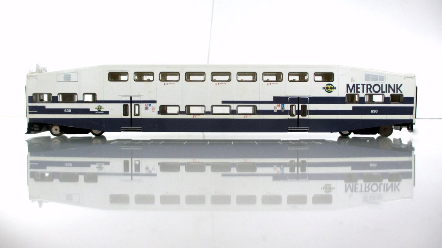 HO Scale ***METROLINK*** Bombardier Commuter Control Car #630 ----- Athearn 2580