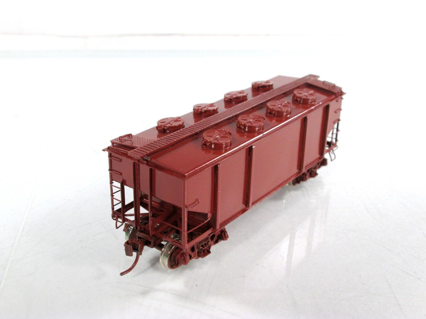 HO Scale BRASS ***GN, BN*** 2-Bay, 8-Hatch Sand Hopper Car - Overland 3075, Ajin