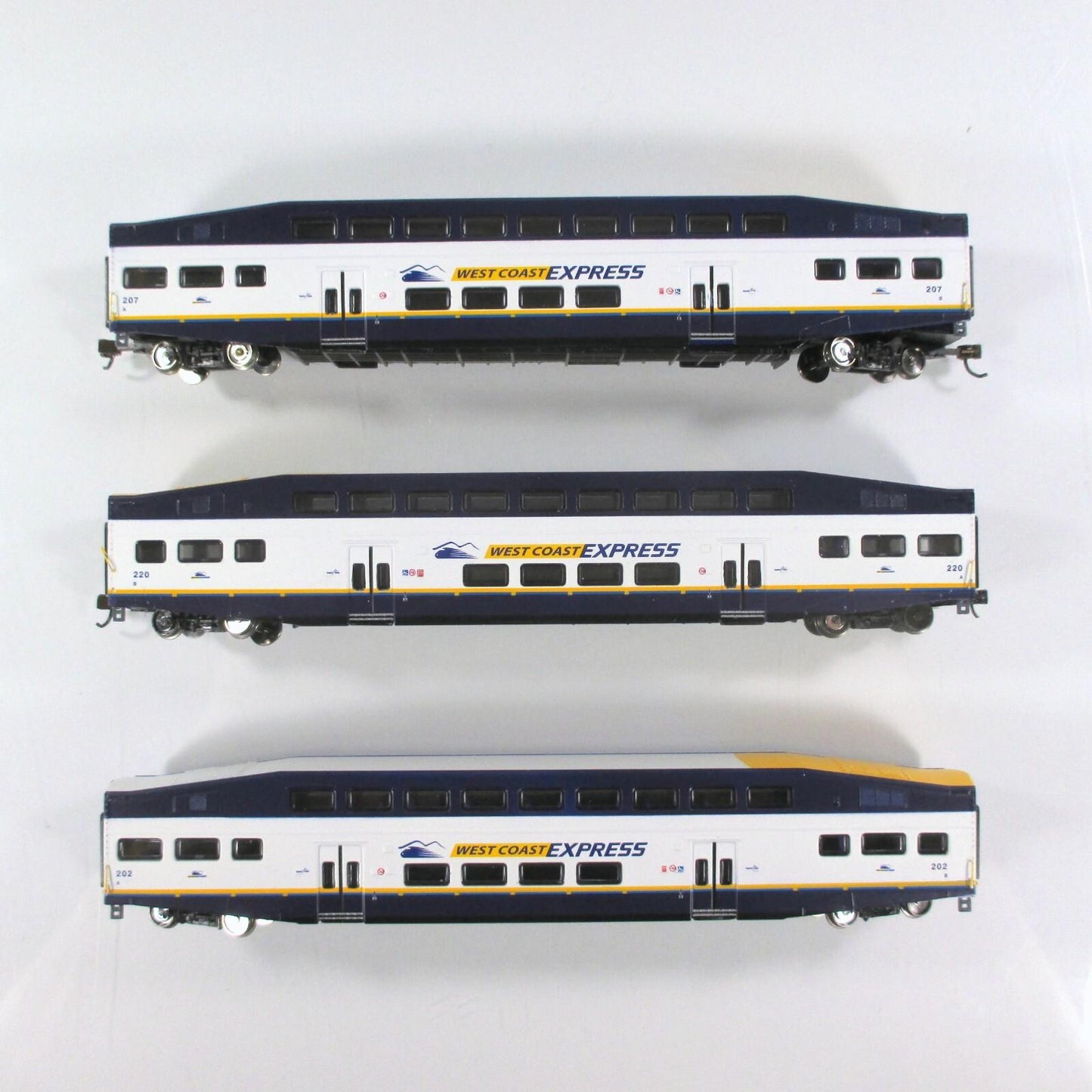 N Scale **WEST COAST EX** Bombardier Coaches 202, 207, 220 - Athearn 24442 *RARE