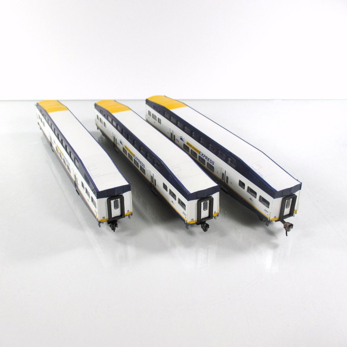N Scale **WEST COAST EX** Bombardier Coaches 202, 207, 220 - Athearn 24442 *RARE
