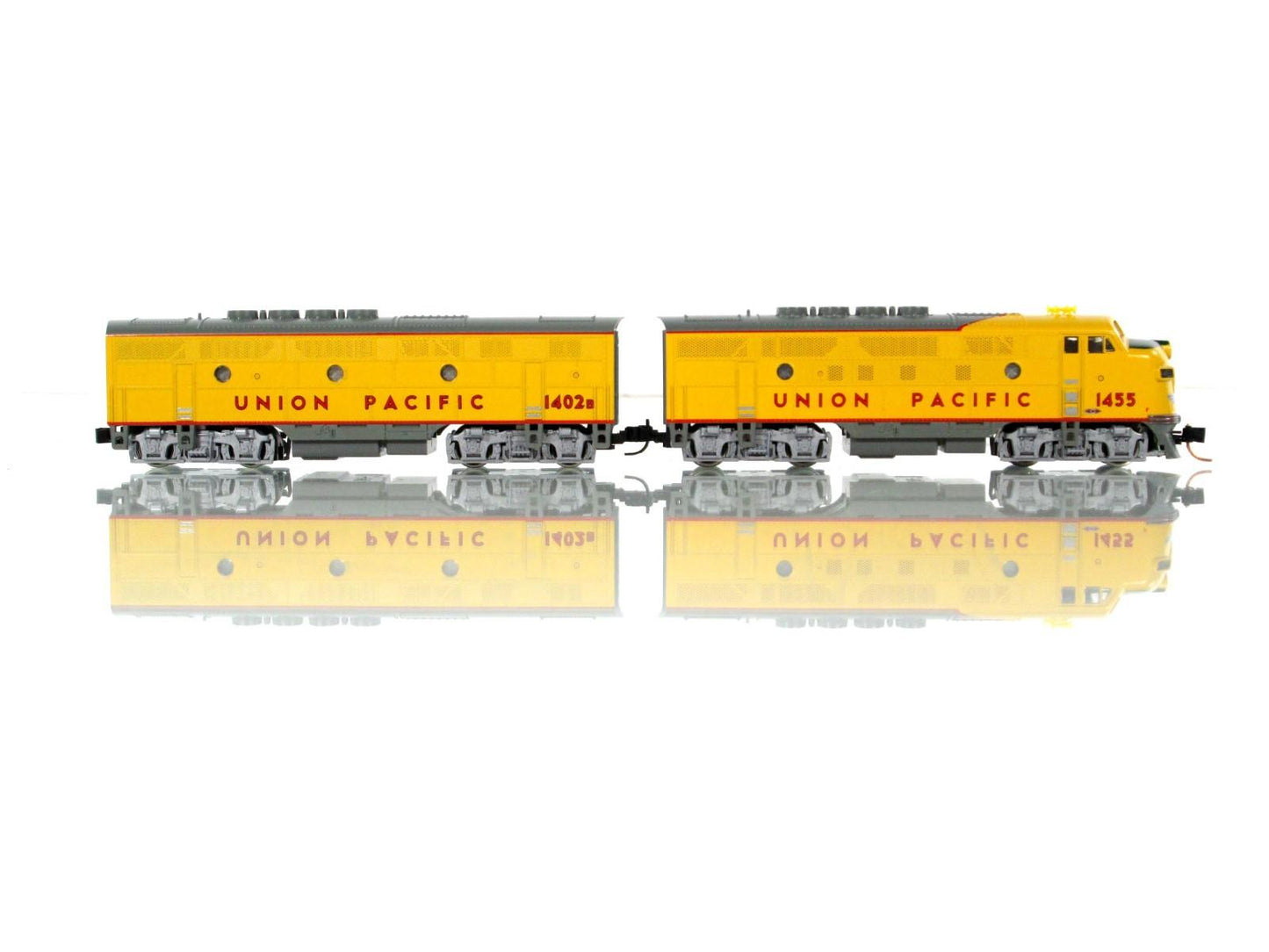 N Scale ***UNION PACIFIC*** F3 A B Diesel Set #1455, 1402 - Kato 176-1112 w/ DCC