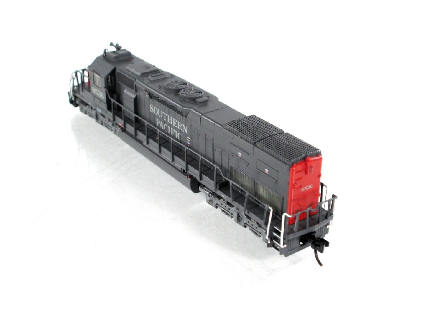 N Scale **SOUTHERN PACIFIC** SD40T-2 #8536 -- Intermountain 69402-06 **DCC Ready