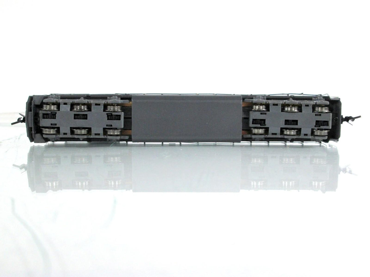 N Scale **SOUTHERN PACIFIC** SD40T-2 #8536 -- Intermountain 69402-06 **DCC Ready