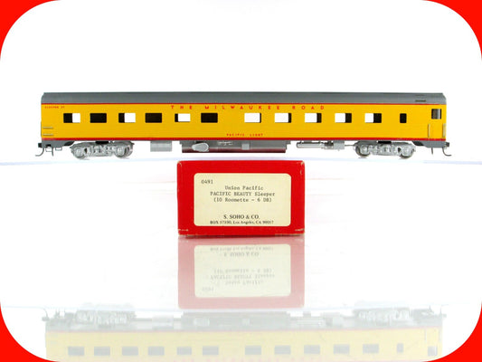 HO Scale BRASS ***UP - MILW*** PACIFIC LIGHT Sleeper #37 - Soho 0491, Knuckle Cp