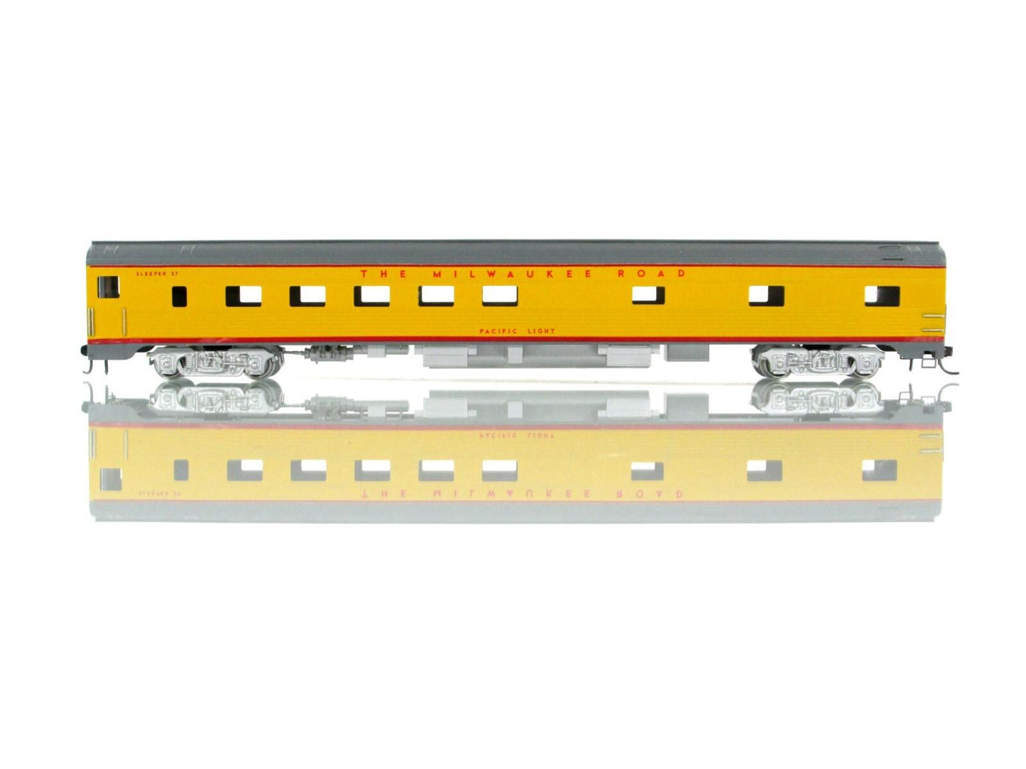 HO Scale BRASS ***UP - MILW*** PACIFIC LIGHT Sleeper #37 - Soho 0491, Knuckle Cp