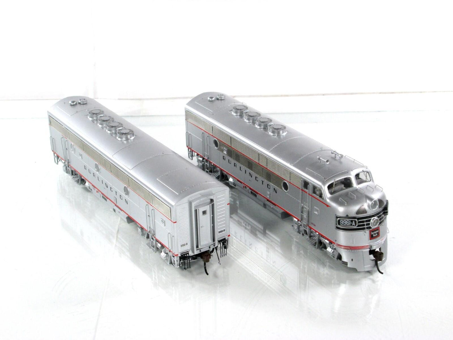 HO Scale **CB&Q*** F3A F3B Locomotive #9961 - Athearn G22625 --DCC Tsunami Sound