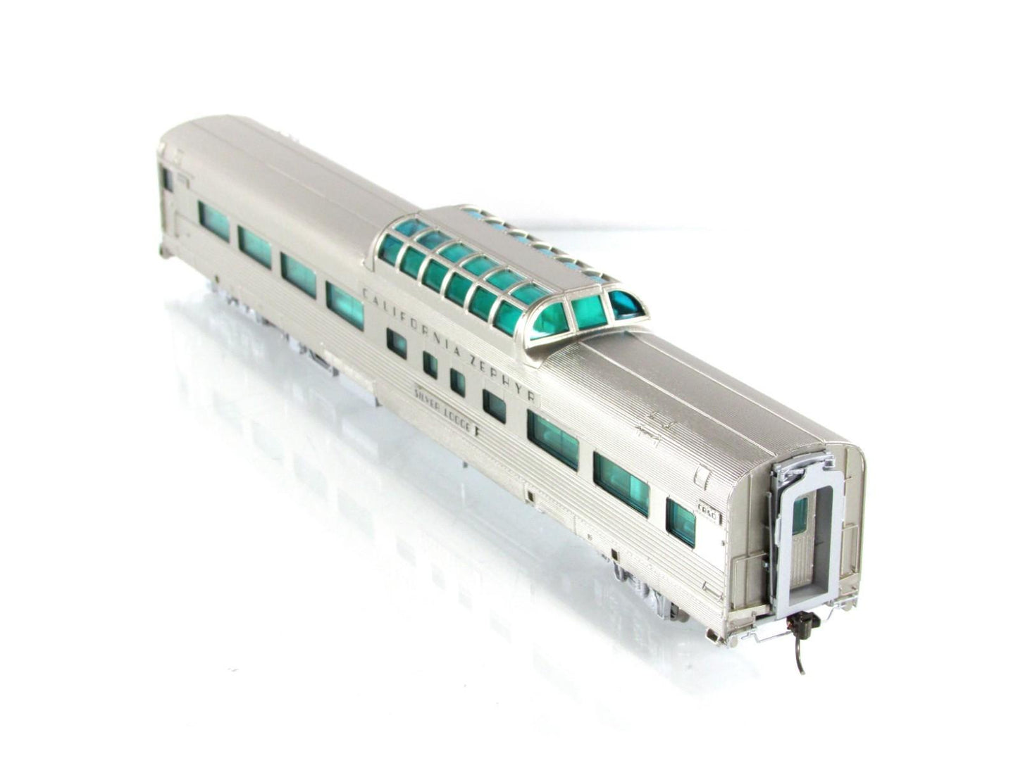 HO Scale ***CB&Q CA ZEPHYR*** SILVER LODGE Dome #4717 --- Broadway 1493, Lighted