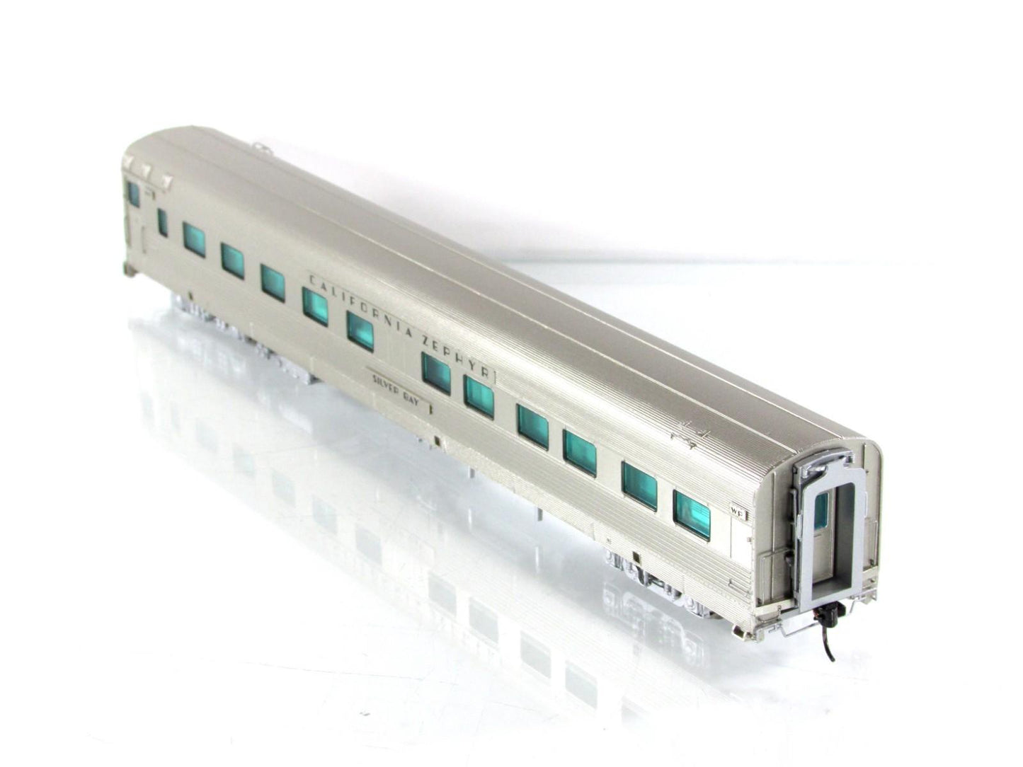 HO Scale ***WP CA ZEPHYR*** SILVER BAY Sleeper #866 ----- Broadway 1516, Lighted