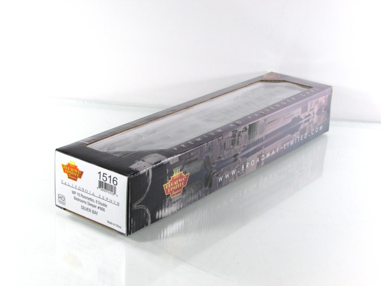 HO Scale ***WP CA ZEPHYR*** SILVER BAY Sleeper #866 ----- Broadway 1516, Lighted
