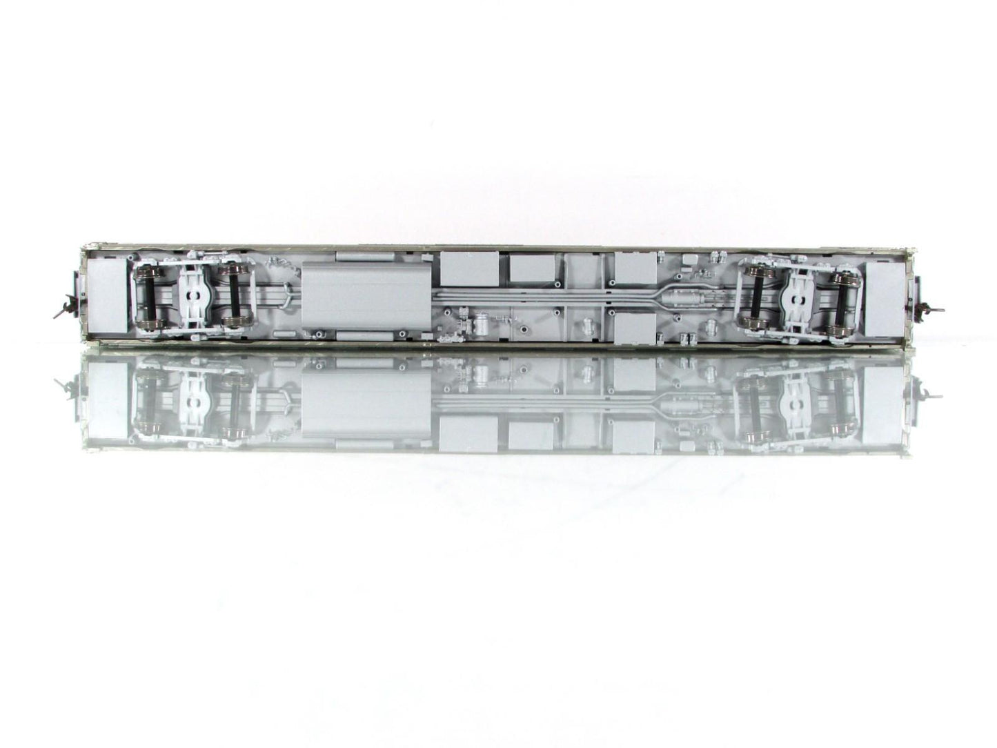 HO Scale ***WP CA ZEPHYR*** SILVER SURF Sleeper #867 ---- Broadway 1517, Lighted