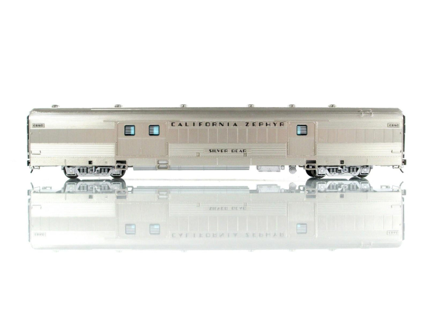 HO Scale *CB&Q CA ZEPHYR* SILVER BEAVER Baggage Car #801 - Broadway 523, Lighted