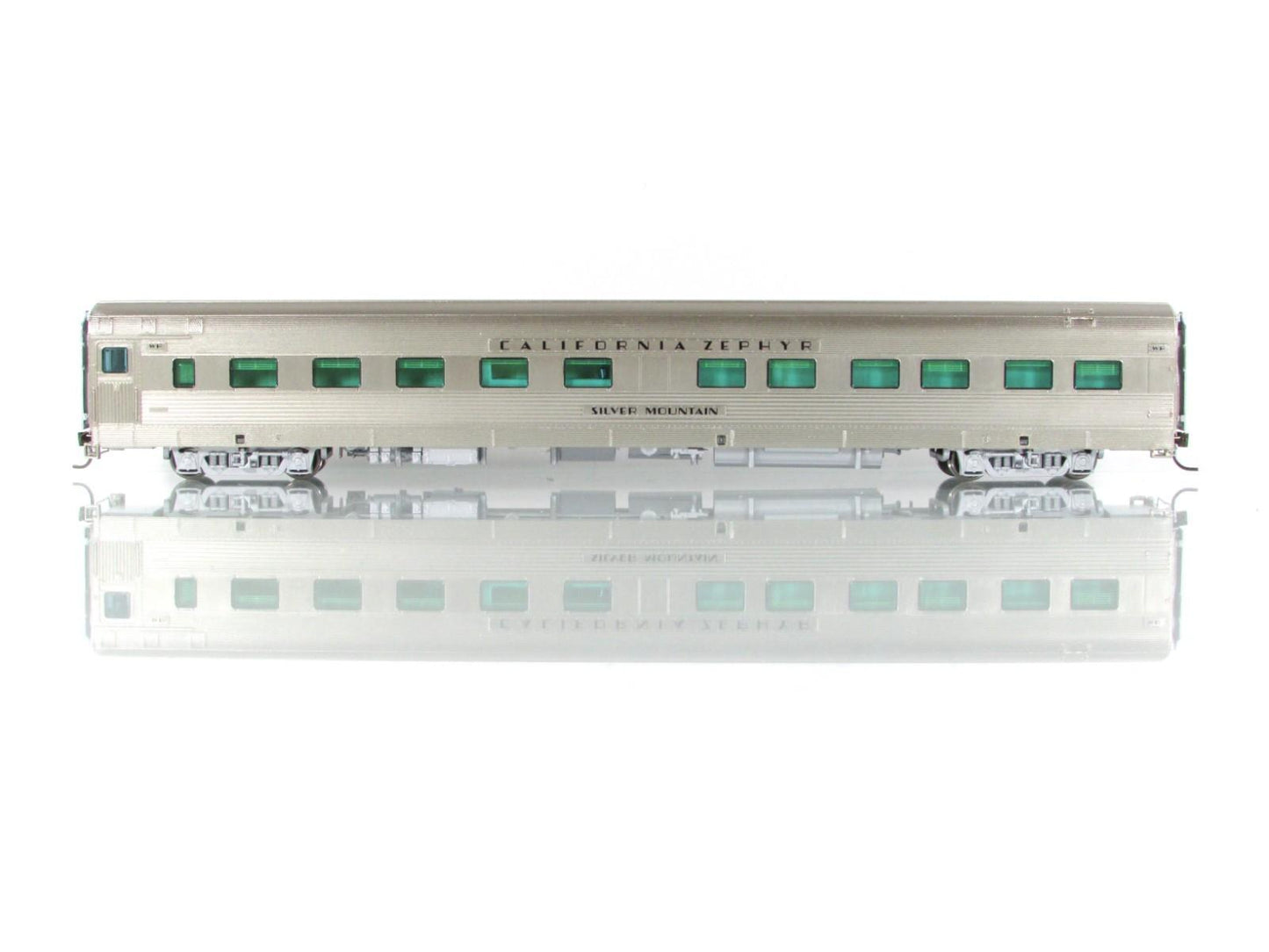 HO Scale ***WP CA ZEPHYR*** SILVER MOUNTAIN Sleeper #863 -Broadway 1514, Lighted