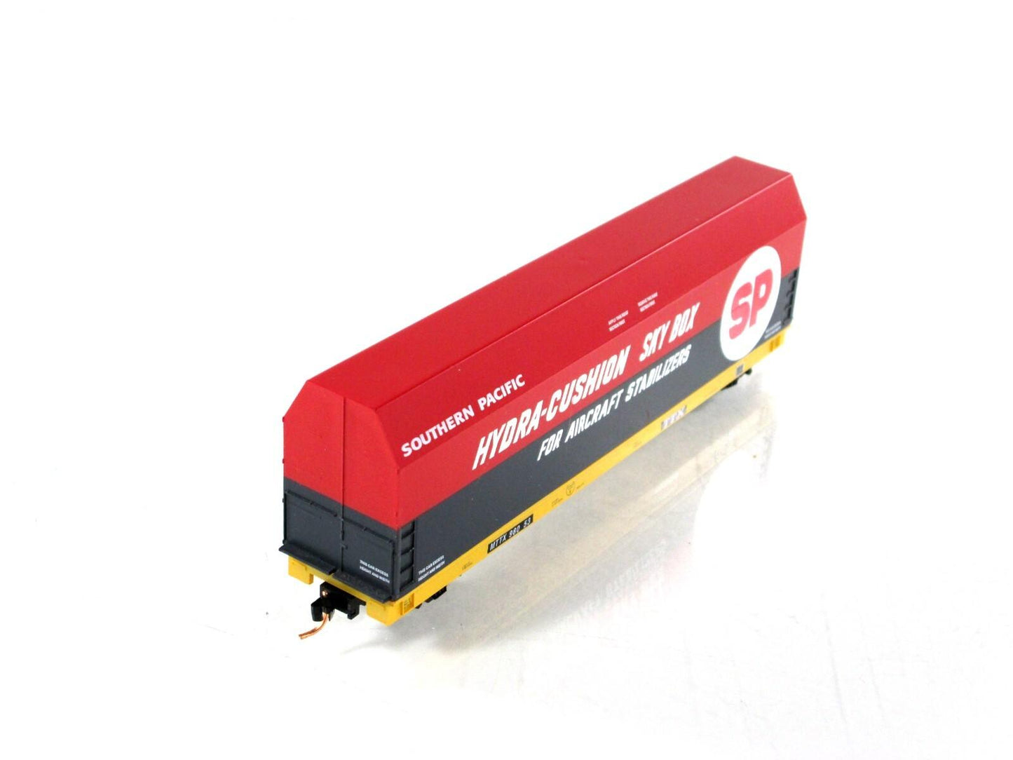 N Scale ***HYDRA-CUSHION SKYBOX*** on Flat Car, SP--TTX  98053 - LBF,  MTL Cplrs