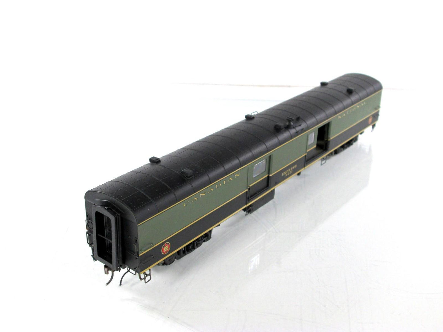 HO Scale ***CANADIAN NATIONAL*** Baggage #9221 --Rapido 106015, Lighted **RARE*
