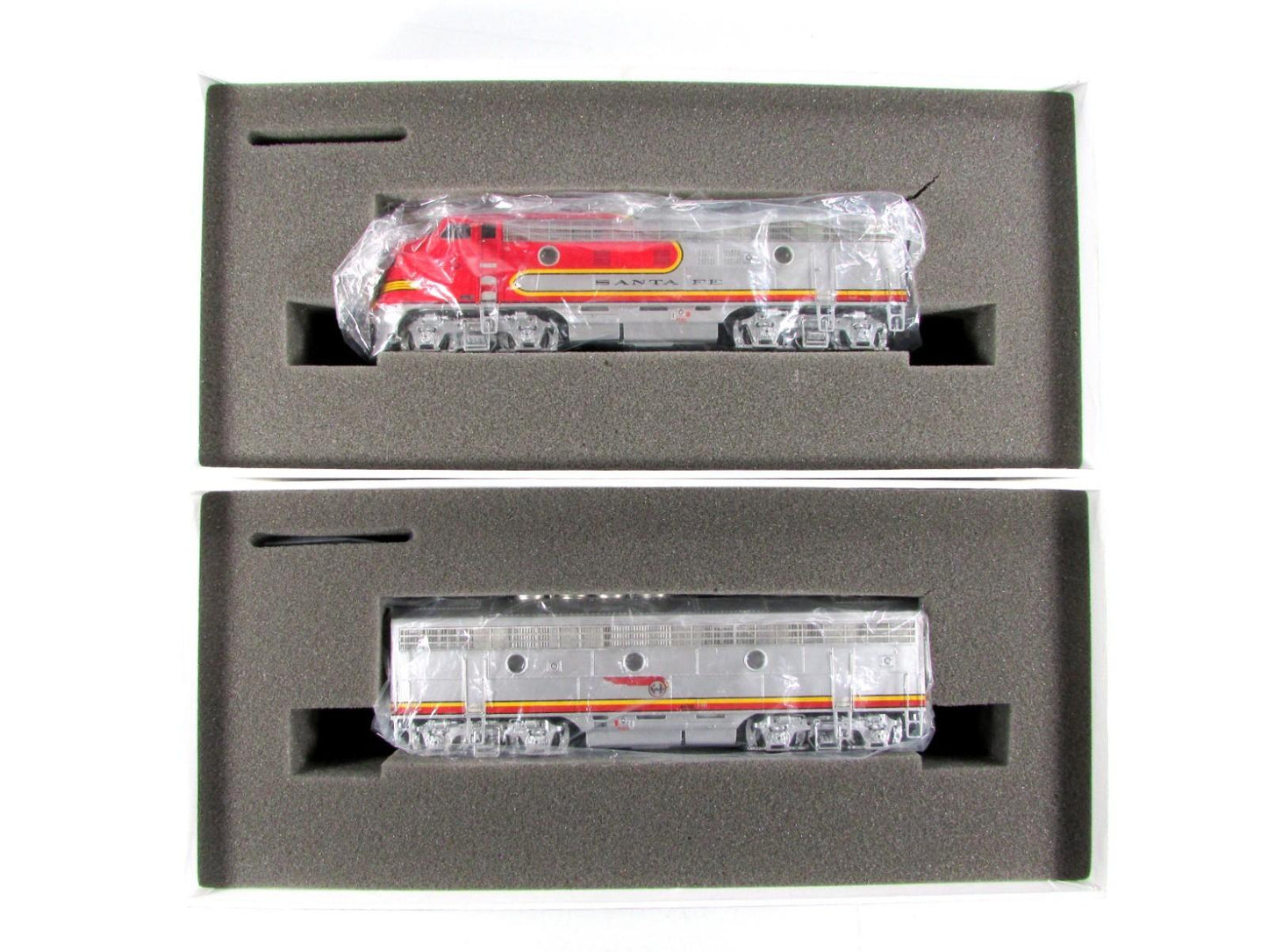 HO Scale ***SANTA FE*** F3A-F3B Locomotive Set #21 ---- Athearn G2507, DCC Ready