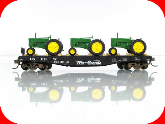 HO Scale ***RIO GRANDE*** 40' Flat Car #22319, w/ JOHN DEERE Tractors -- Athearn