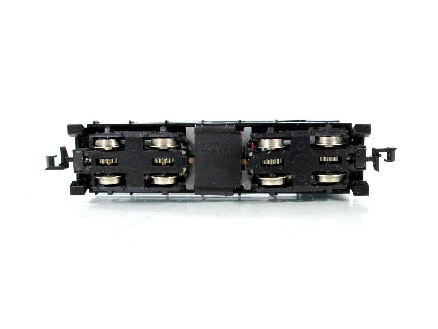 N Scale ***PENN CENTRAL*** FM H12-44 Diesel Switcher Locomotive, PC 8303 -- Trix