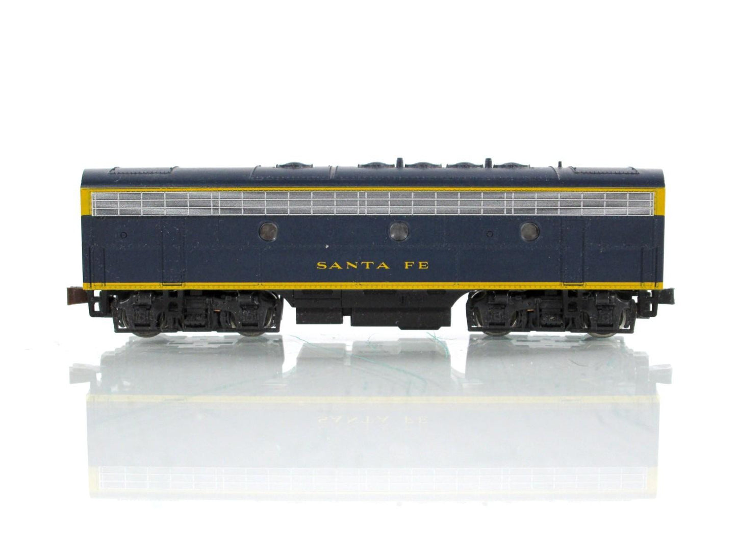 N Scale ***SANTA FE*** EMD F7B Diesel Freight Locomotive -- Kato 176-0910 / 0402