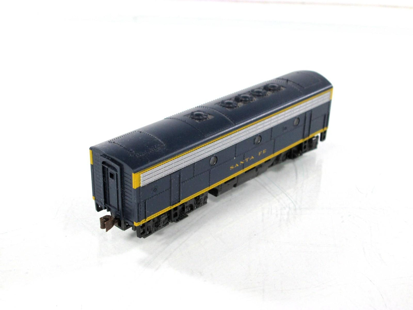 N Scale ***SANTA FE*** EMD F7B Diesel Freight Locomotive -- Kato 176-0910 / 0402
