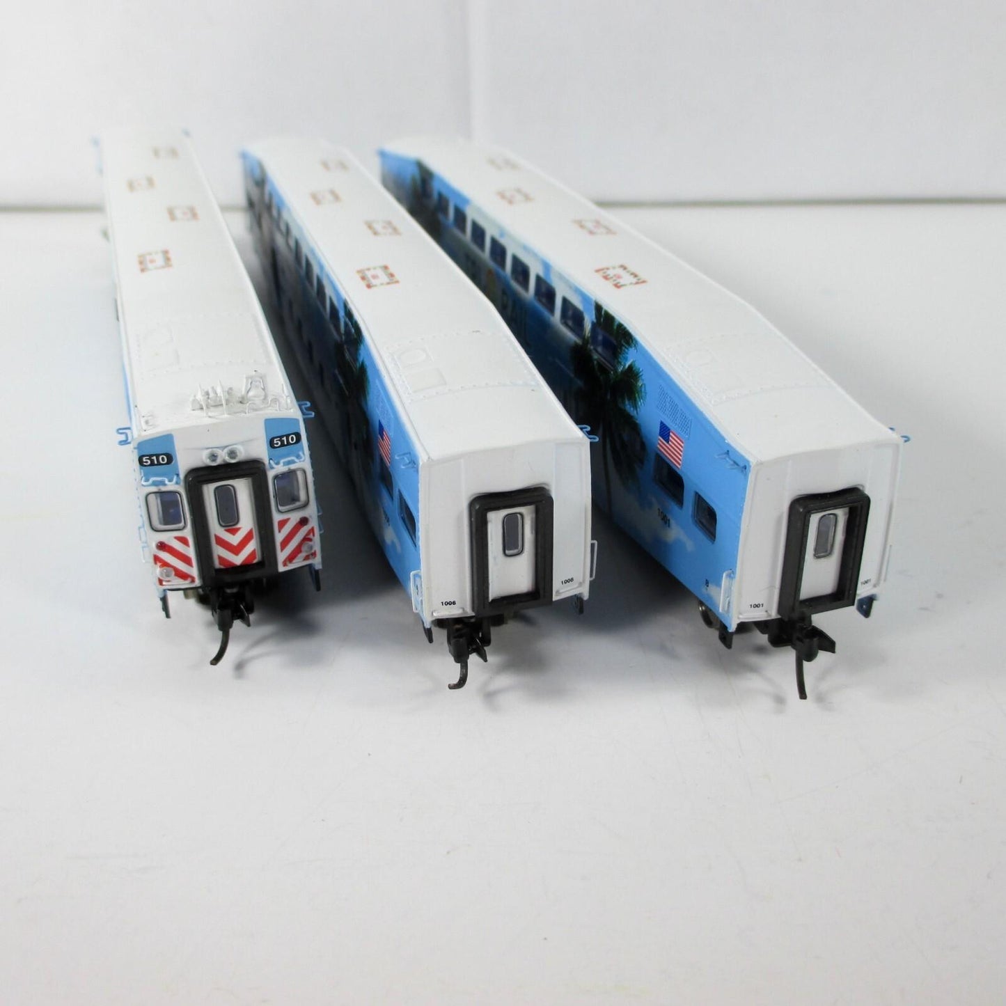 N Scale *TRI-RAIL* Bombardier Commuter Coach & Control Set - Athearn 10165 *RARE