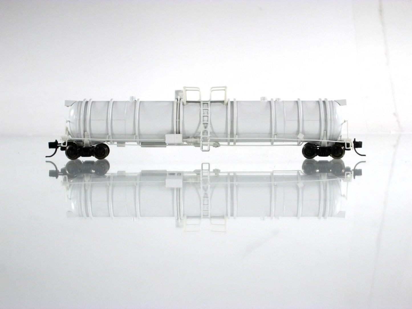 N Scale ****CRYOGENIC**** Tank Car - Broadway Limited 3736 - *Excellent Details!