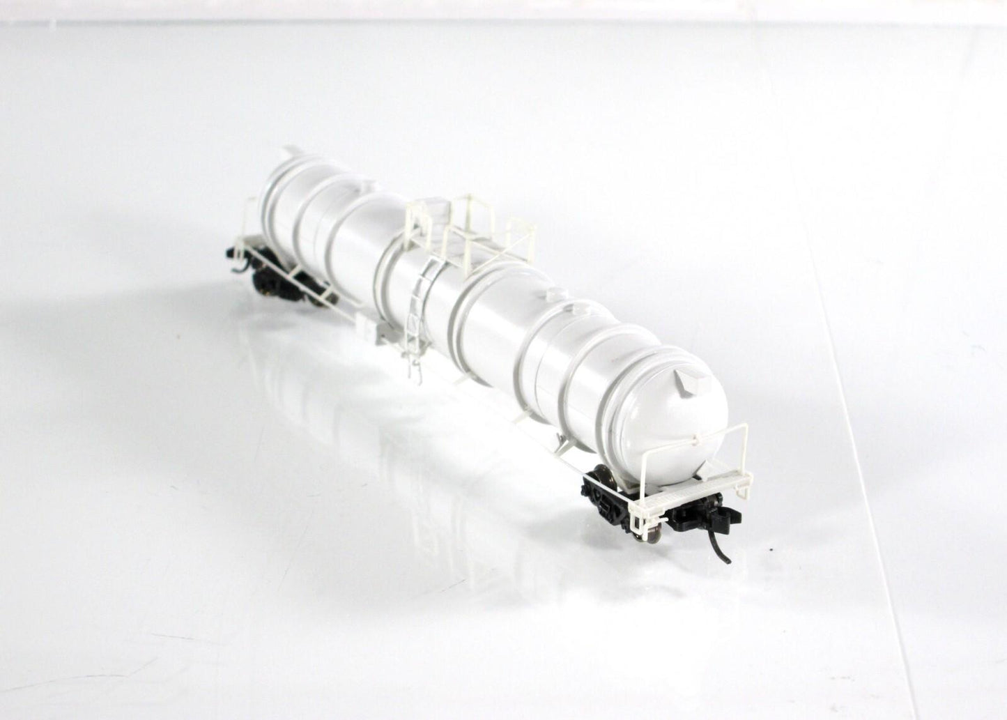 N Scale ****CRYOGENIC**** Tank Car - Broadway Limited 3736 - *Excellent Details!