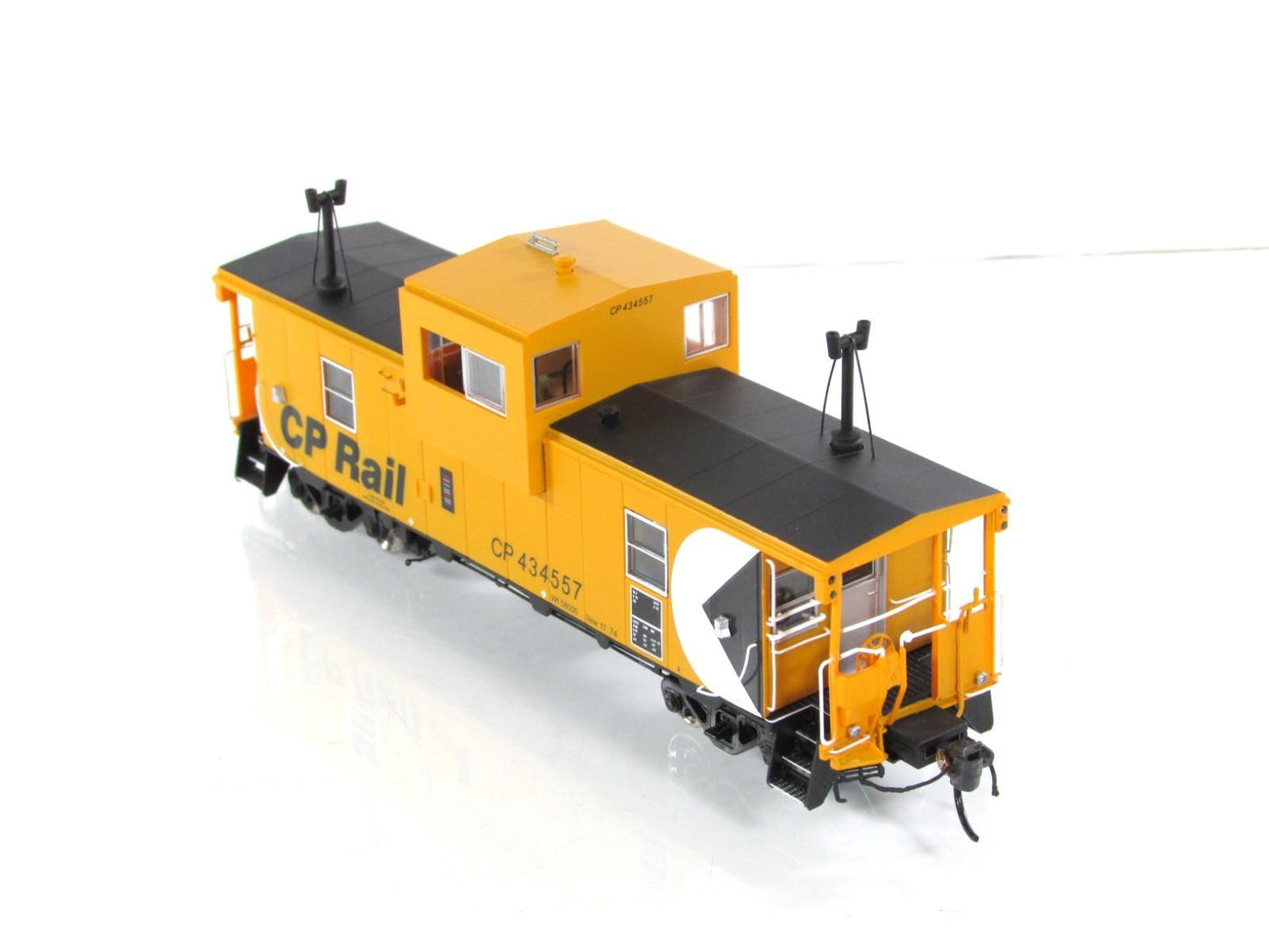 HO Scale **CANADIAN PACIFIC** Wide-Vision Caboose #434557 -Rapido 110010 *Lights
