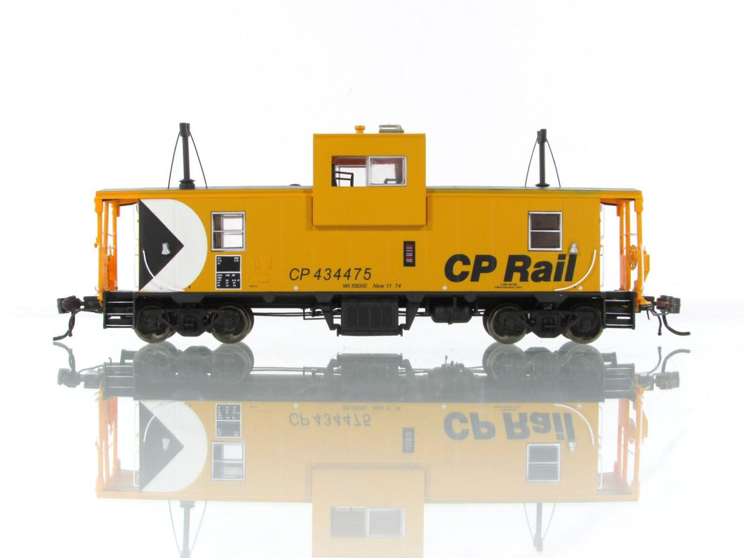 HO Scale **CANADIAN PACIFIC** Wide-Vision Caboose #434475 -Rapido 110001 *Lights