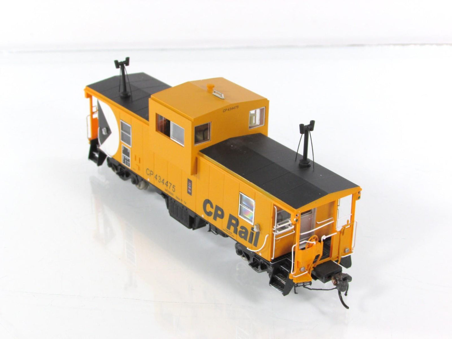 HO Scale **CANADIAN PACIFIC** Wide-Vision Caboose #434475 -Rapido 110001 *Lights