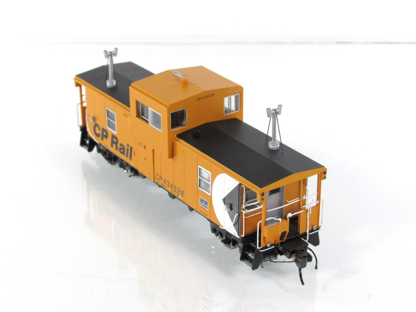 HO Scale **CANADIAN PACIFIC** Wide-Vision Caboose #434528 -Rapido 110112 *Lights