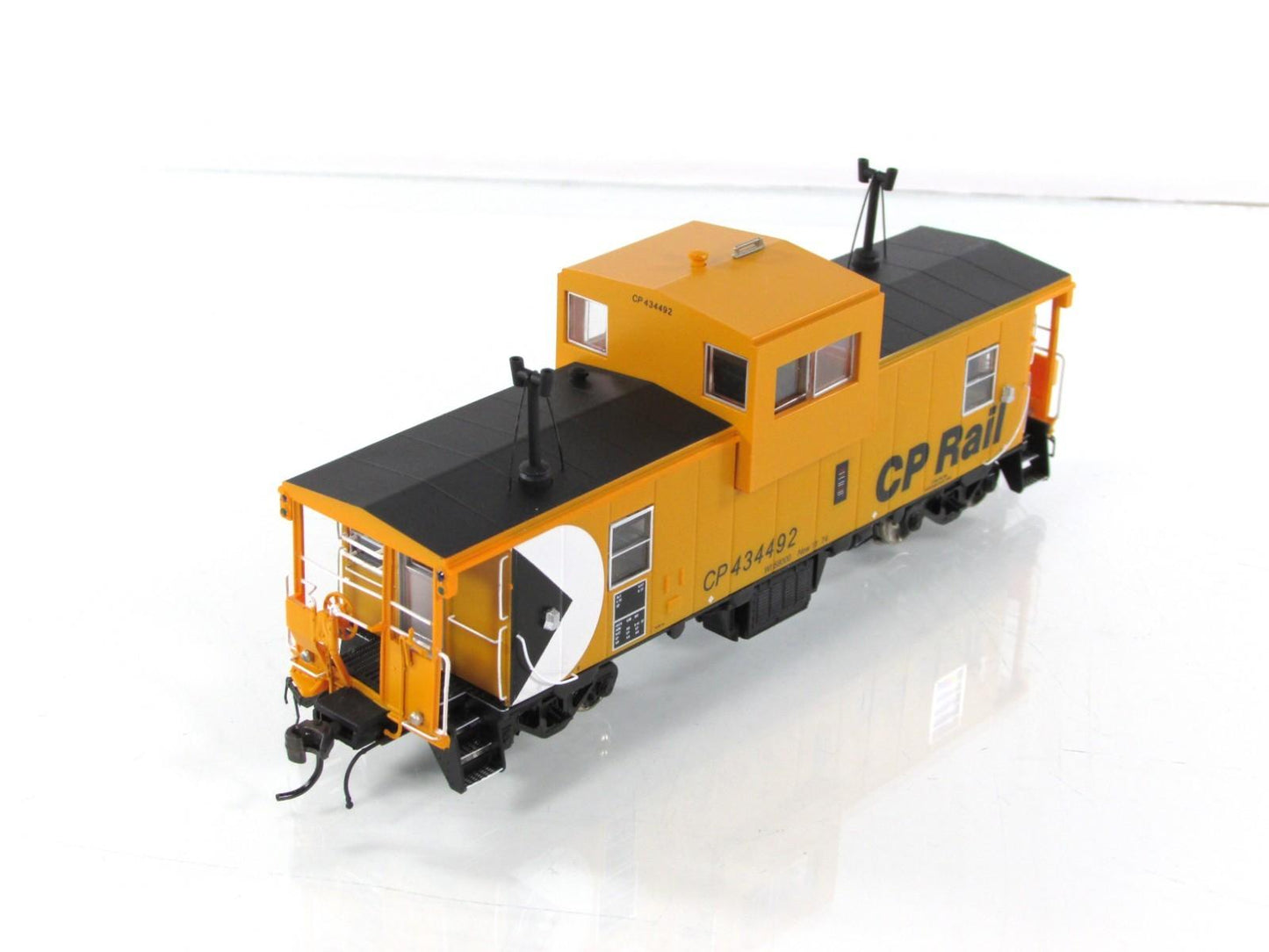HO Scale **CANADIAN PACIFIC** Wide-Vision Caboose #434492 -Rapido 110004 *Lights