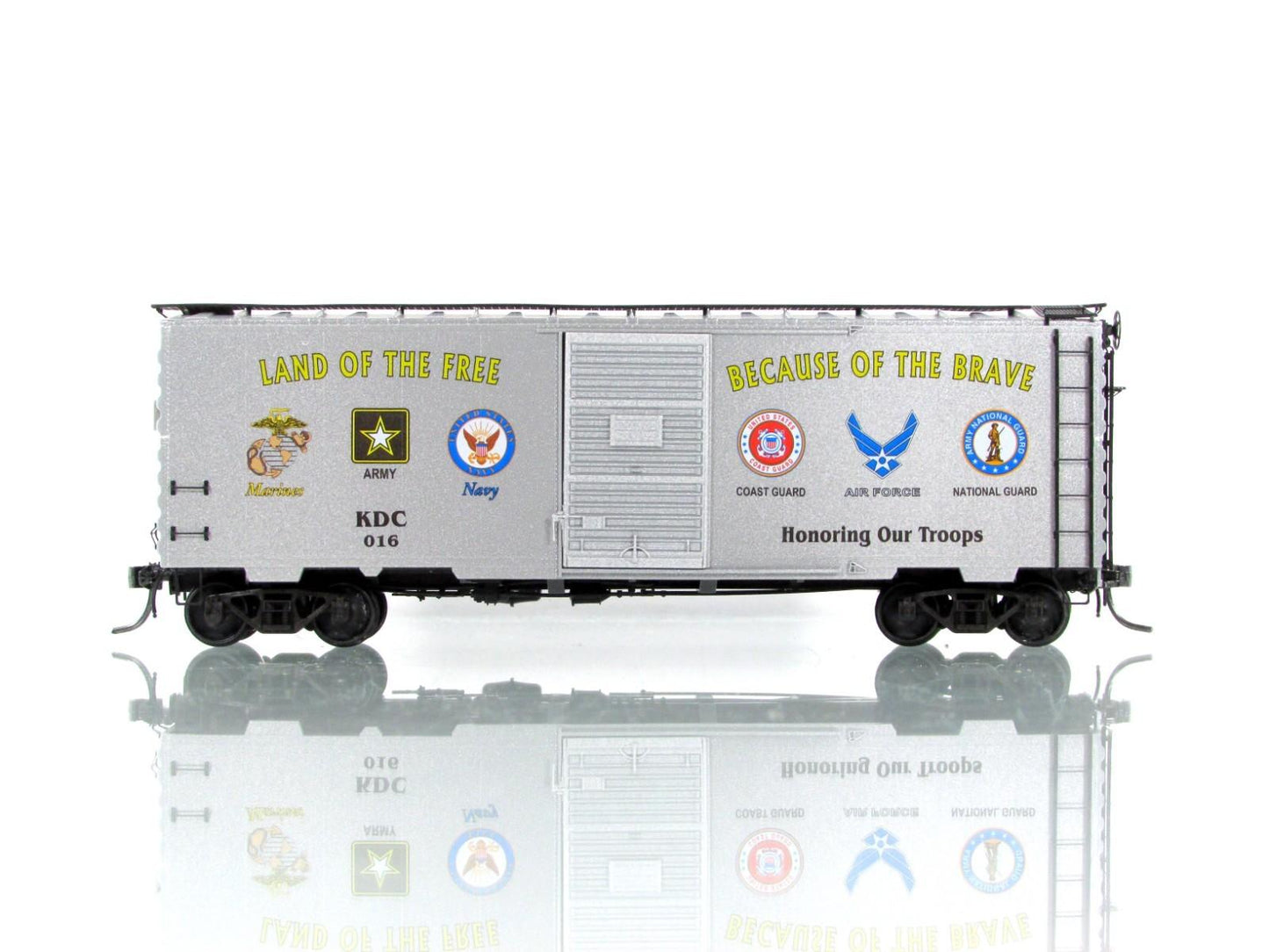 HO Scale ***LAND of the FREE*** Honoring Our Troops Box Car - Kadee Special 6916