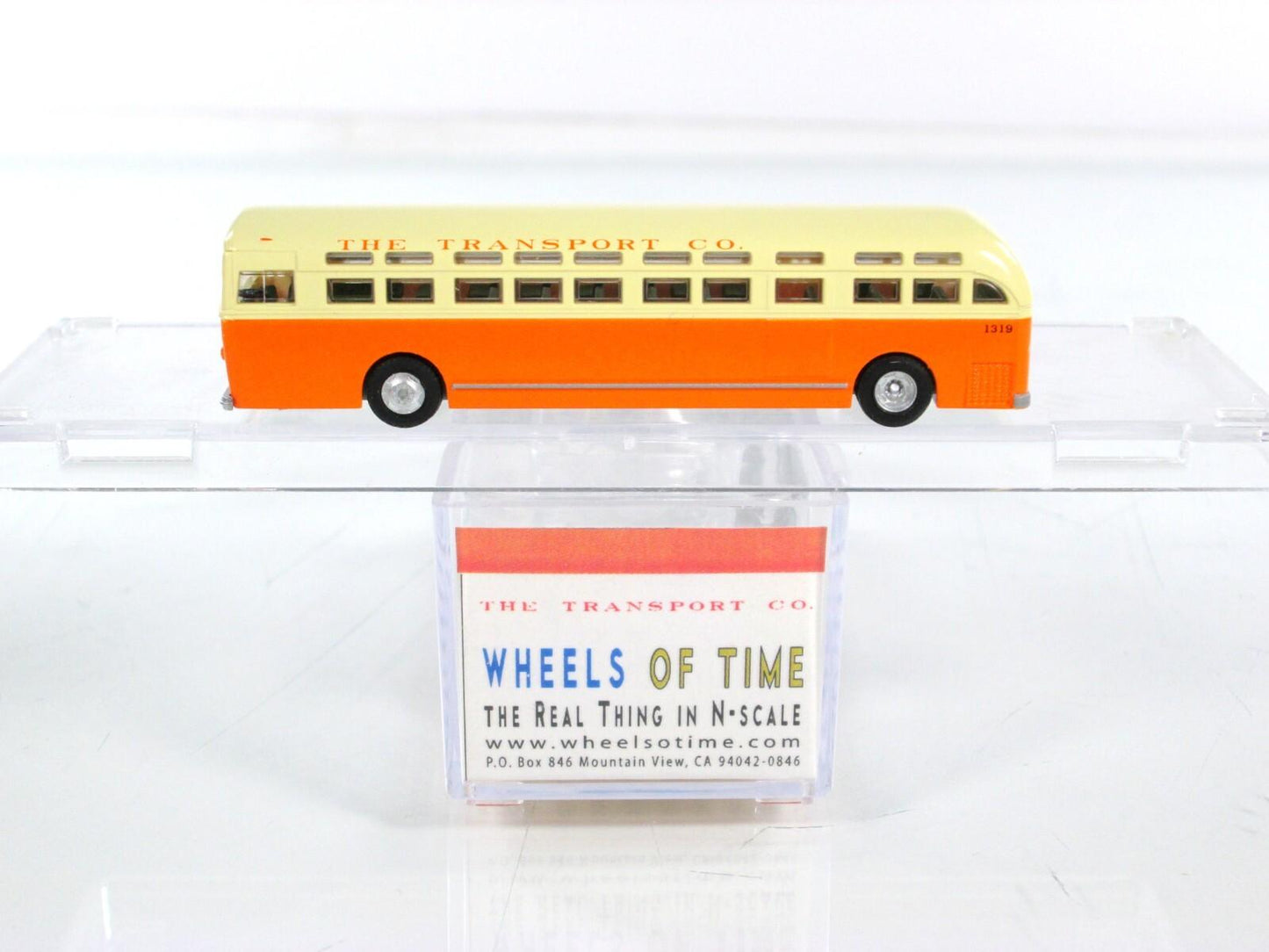 N Scale **MILWAUKEE & SUBURBAN** Transit Coach #1319 w/ Ad -WHEELS of TIME 90381