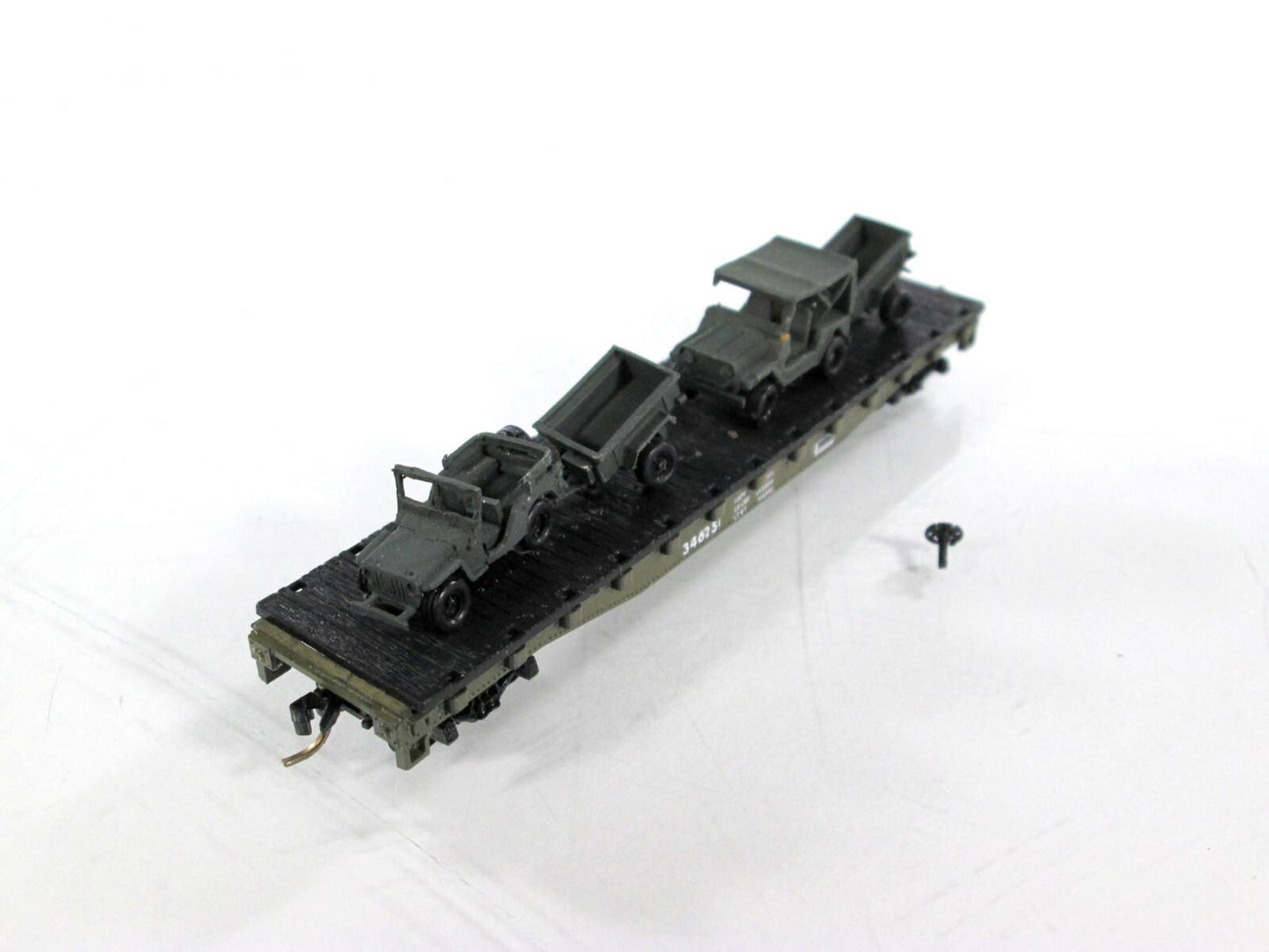 N Scale 50' Flat Car w/ Military Vehicle Loads --- Atlas, MTL Couplers