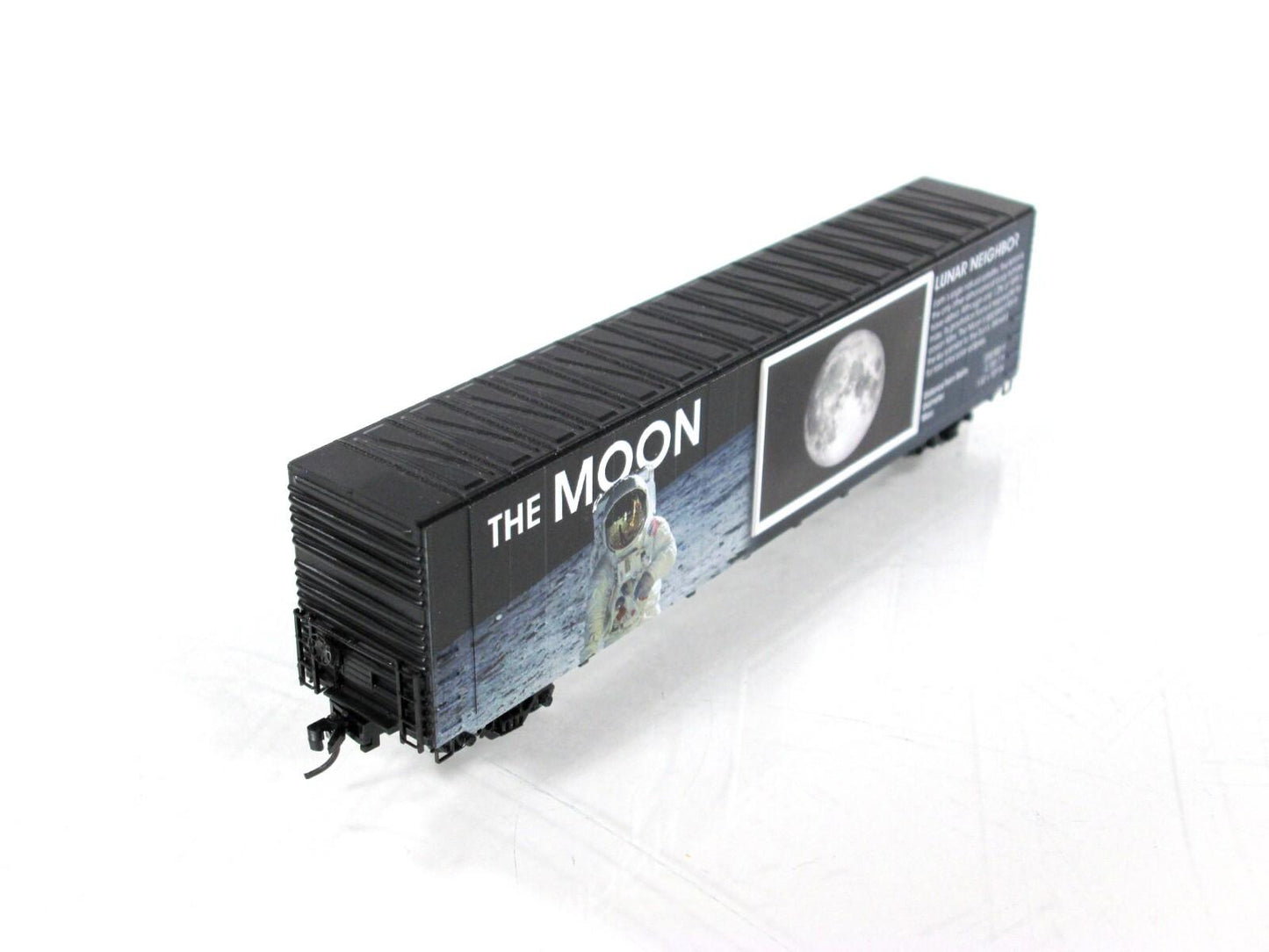N Scale **The Moon** Solar System Planet Series Box Car -- Micro Trains 10202840