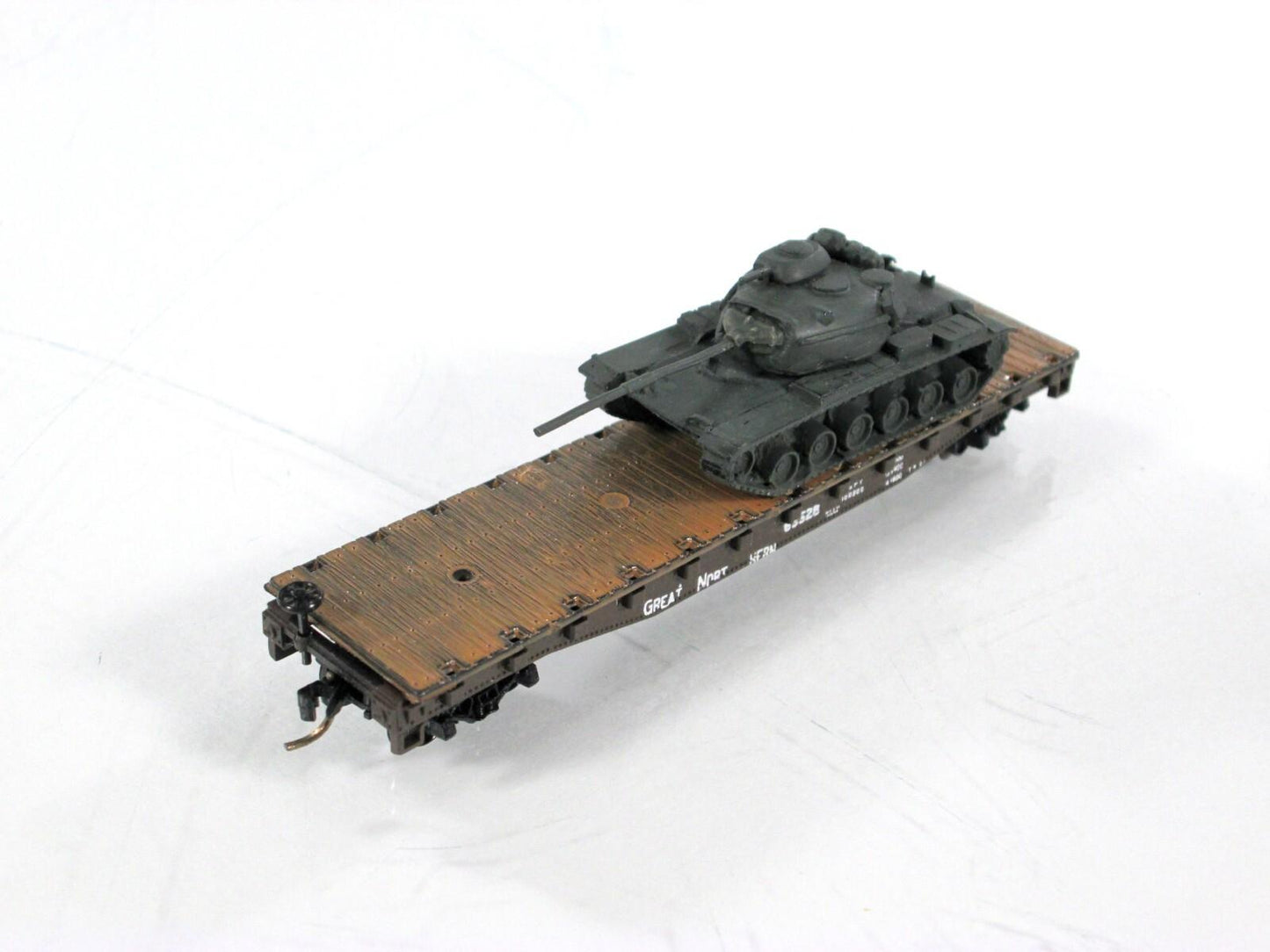 N Scale 50' Flat Car w/ Military Tank Load - Atlas, MTL Couplers
