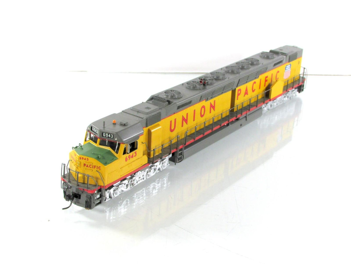 HO Scale BRASS **UNION PACIFIC** DD40AX Diesel #6943 -Overland 1837, Knuckle Cpl