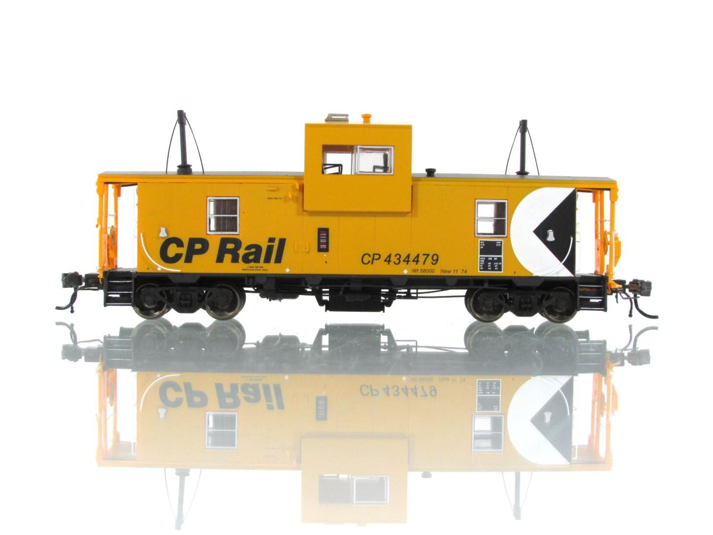 HO Scale **CANADIAN PACIFIC** Wide-Vision Caboose #434479 -Rapido 110002 *Lights