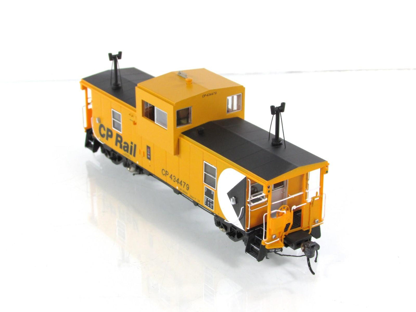 HO Scale **CANADIAN PACIFIC** Wide-Vision Caboose #434479 -Rapido 110002 *Lights