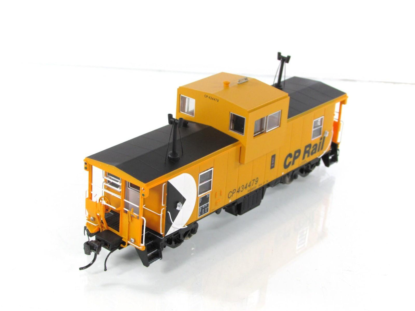 HO Scale **CANADIAN PACIFIC** Wide-Vision Caboose #434479 -Rapido 110002 *Lights